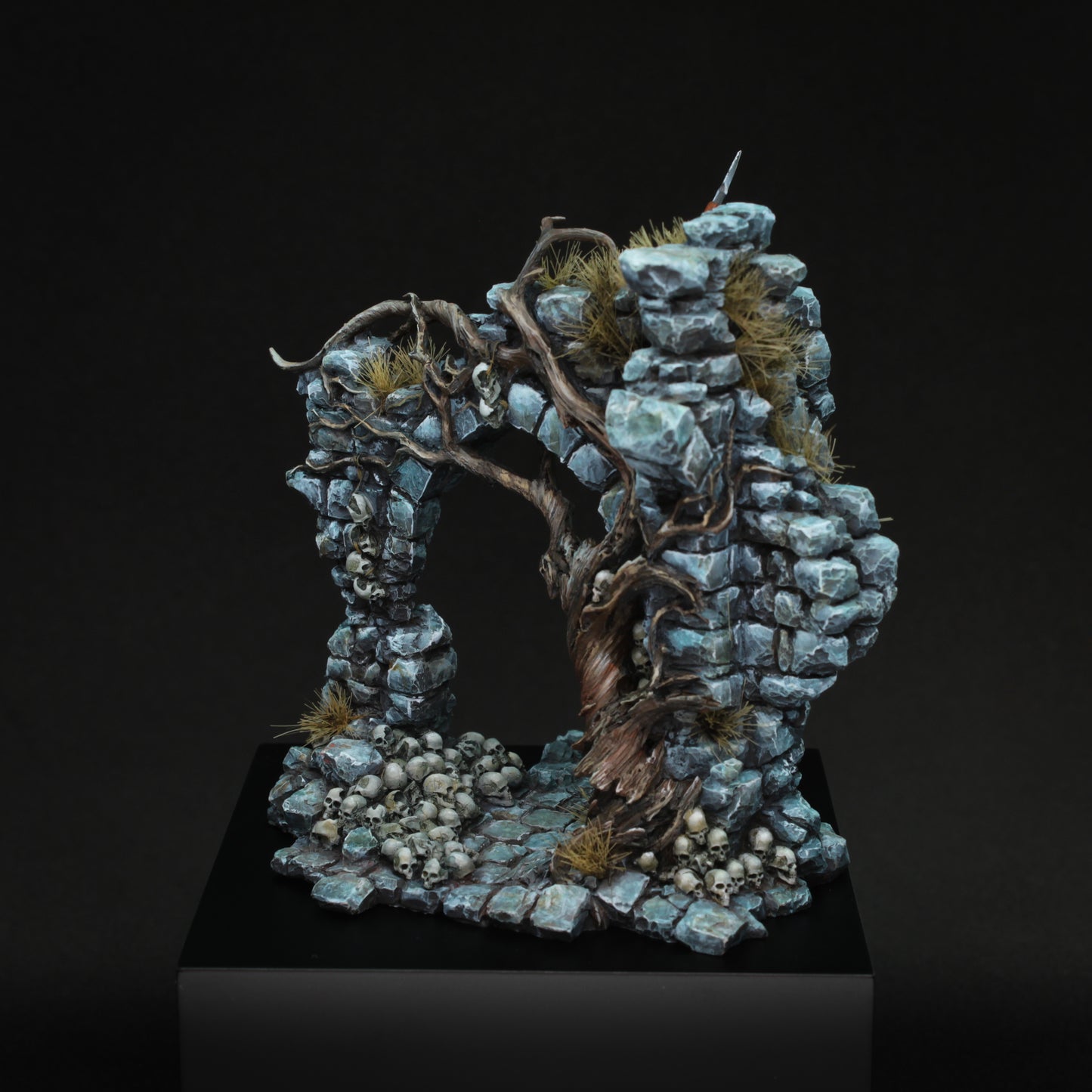 BOX ART of "Arch of Sacrifice" and "Toorn, the chaos warrior"